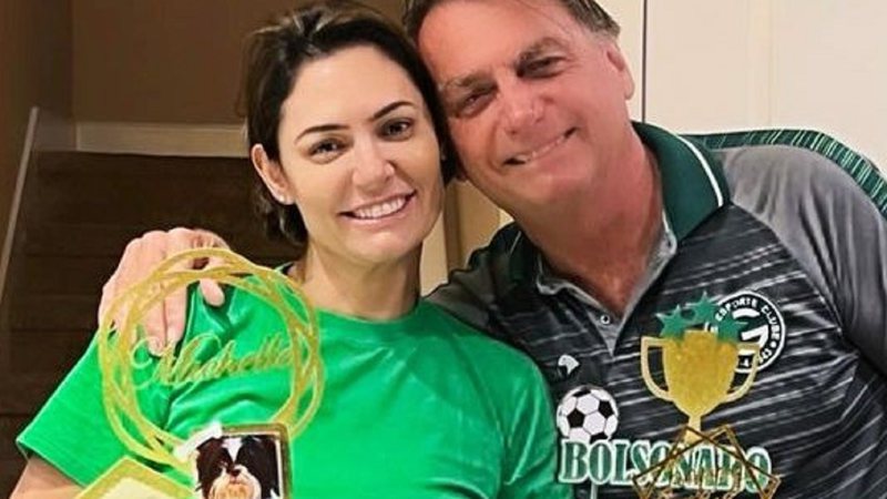 michelle_e_bolsonaro_fazem_aniversario_antecipado_ex-presidente_escolheu_time_de_futebol_como_tema_widelg_widelg