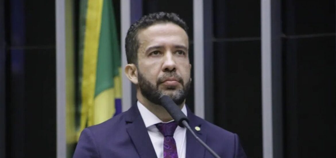 142718deputados-governistas-pedem-que-stf-investigue-janones-por-fake-news-na-campanha-de-lula-3