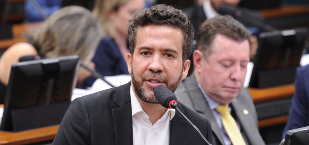 145137mpf-investiga-suposto-esquema-de-rachadinha-praticado-por-janones-3