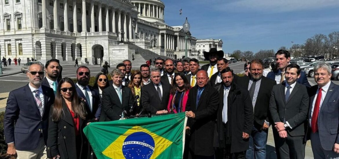148941psol-pede-que-eduardo-bolsonaro-e-gustavo-gayer-sejam-incluidos-nos-inqueritos-do-8-de-janeiro-por-articular-punicoes-internacionais-ao-brasil-3