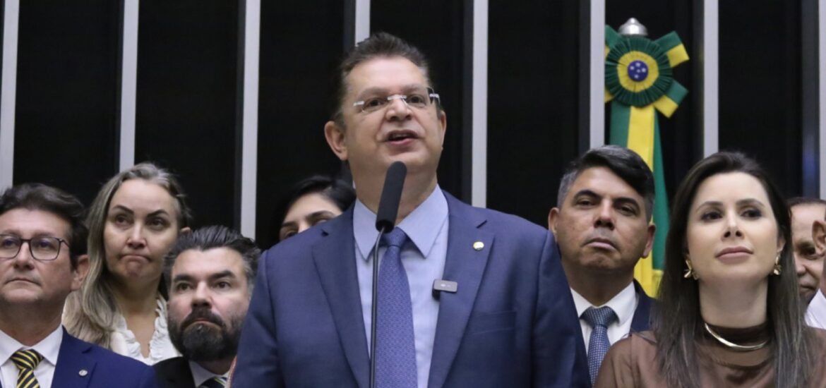 169708atribuicao-de-alcolumbre-e-pautar-anistia-nao-e-discutir-diz-sostenes-3