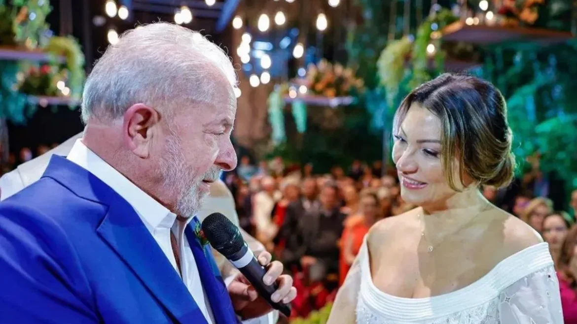 Lula-se-declara-para-ex-na-frente-de-Janja-veja0136284000202509301704-ScaleDownProportional